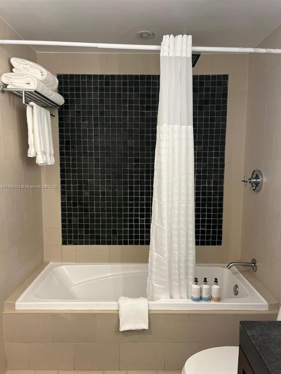 Real estate property located at 17315 Collins Ave #703, Miami-dade, Sole Condo, Sunny Isles Beach, FL