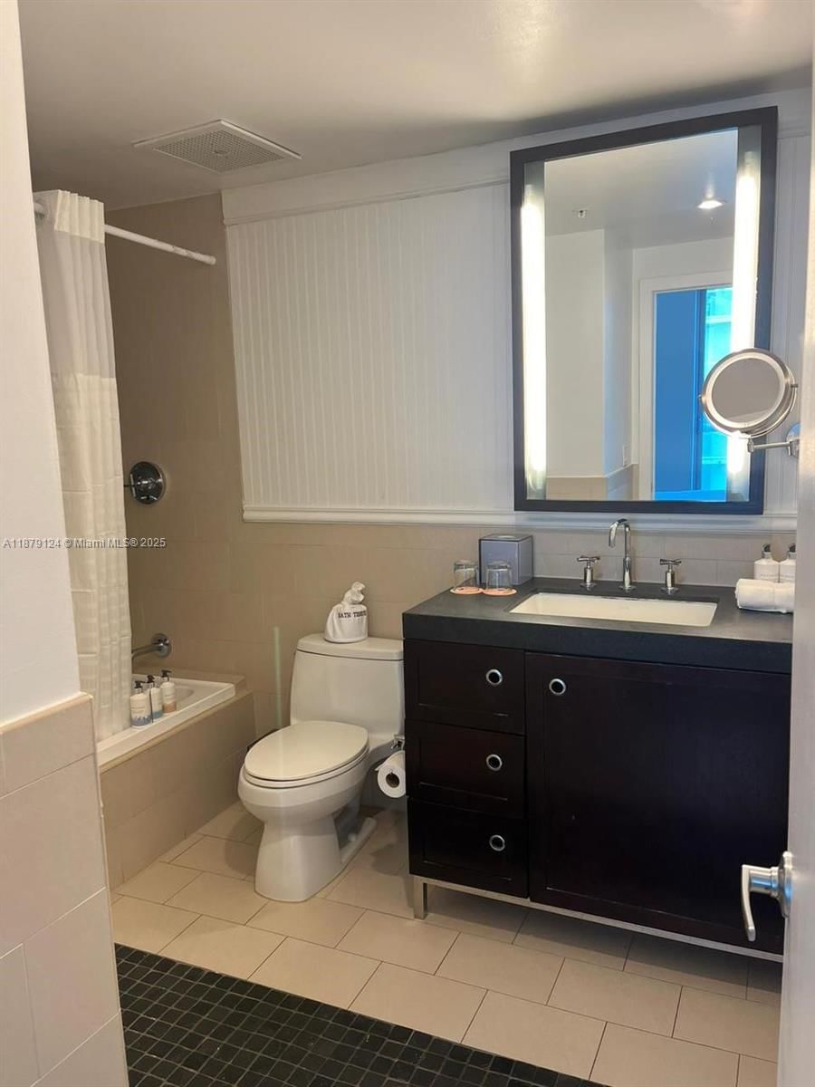 Real estate property located at 17315 Collins Ave #703, Miami-dade, Sole Condo, Sunny Isles Beach, FL