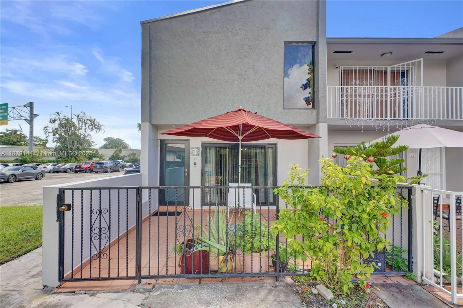 Real estate property located at 2419 11th St #21-D, Miami-dade, Biltmore Club Villas Town, Miami, FL