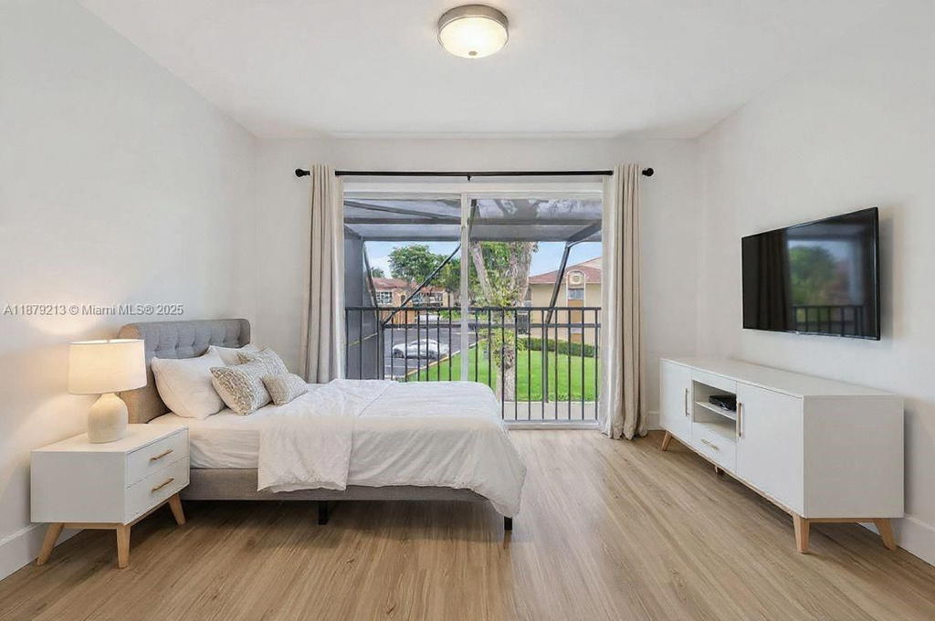 Real estate property located at 10275 46th St, Miami-dade, Townhomes Of Doral Place, Doral, FL