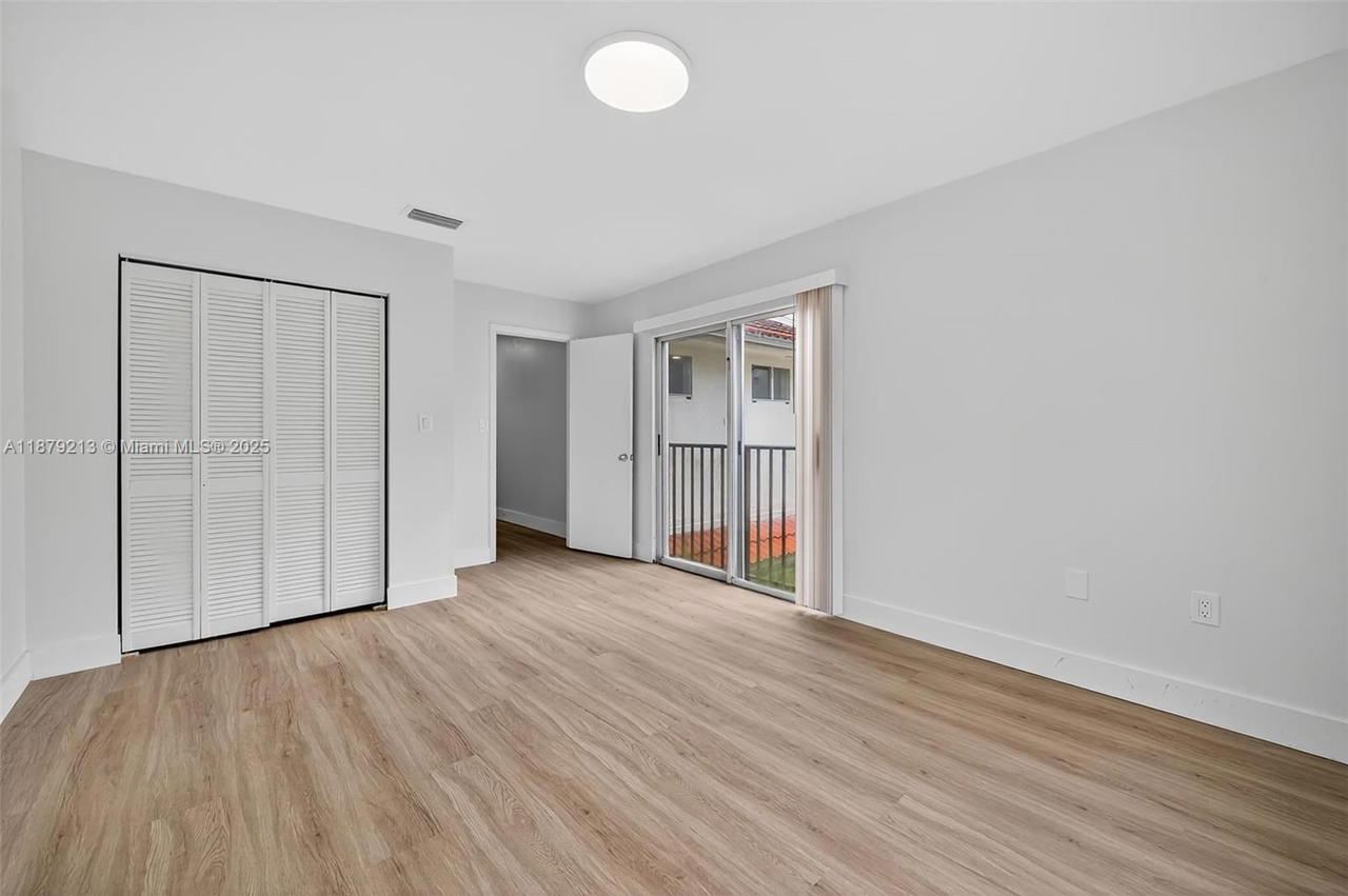 Real estate property located at 10275 46th St, Miami-dade, Townhomes Of Doral Place, Doral, FL