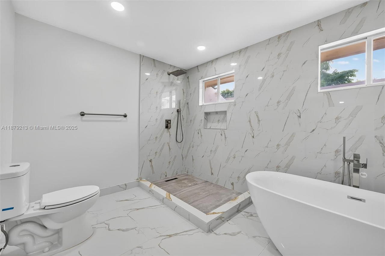 Real estate property located at 10275 46th St, Miami-dade, Townhomes Of Doral Place, Doral, FL