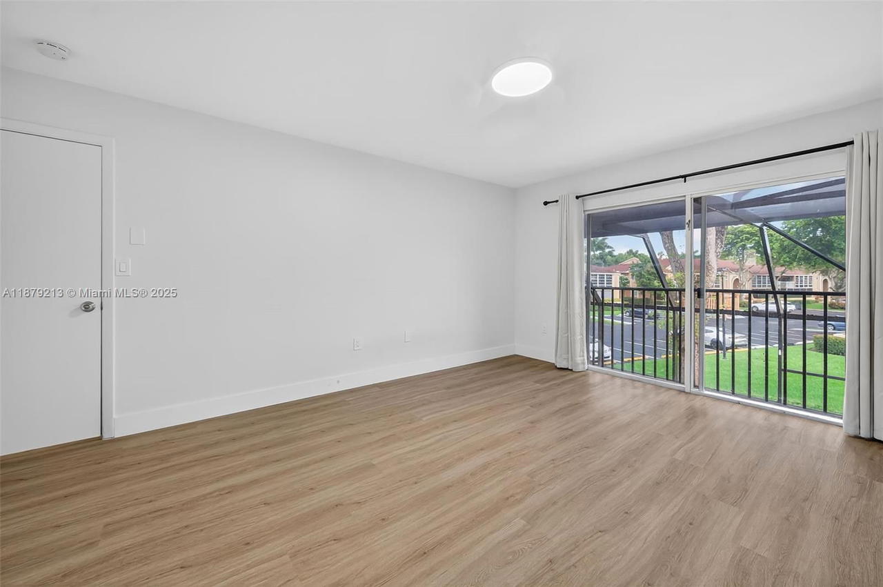 Real estate property located at 10275 46th St, Miami-dade, Townhomes Of Doral Place, Doral, FL