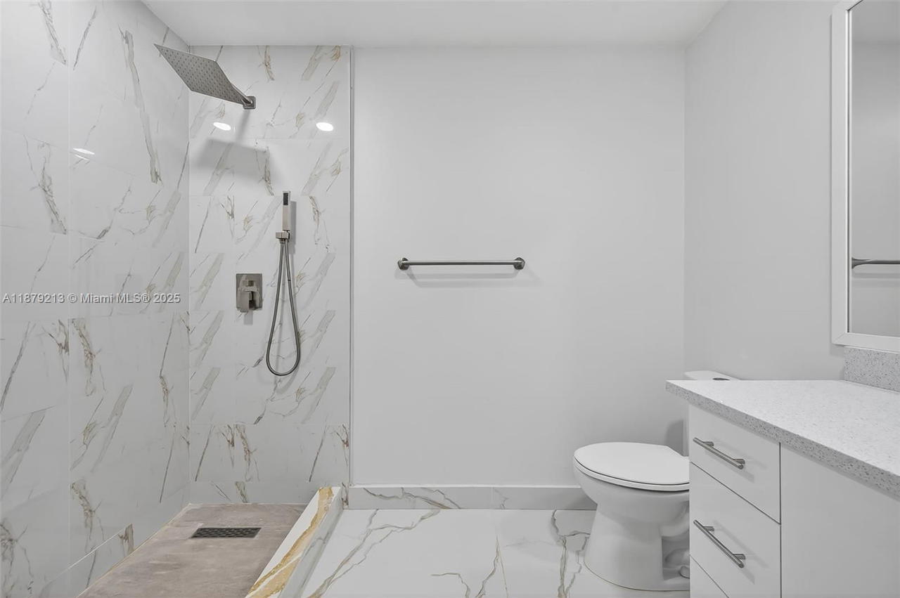 Real estate property located at 10275 46th St, Miami-dade, Townhomes Of Doral Place, Doral, FL