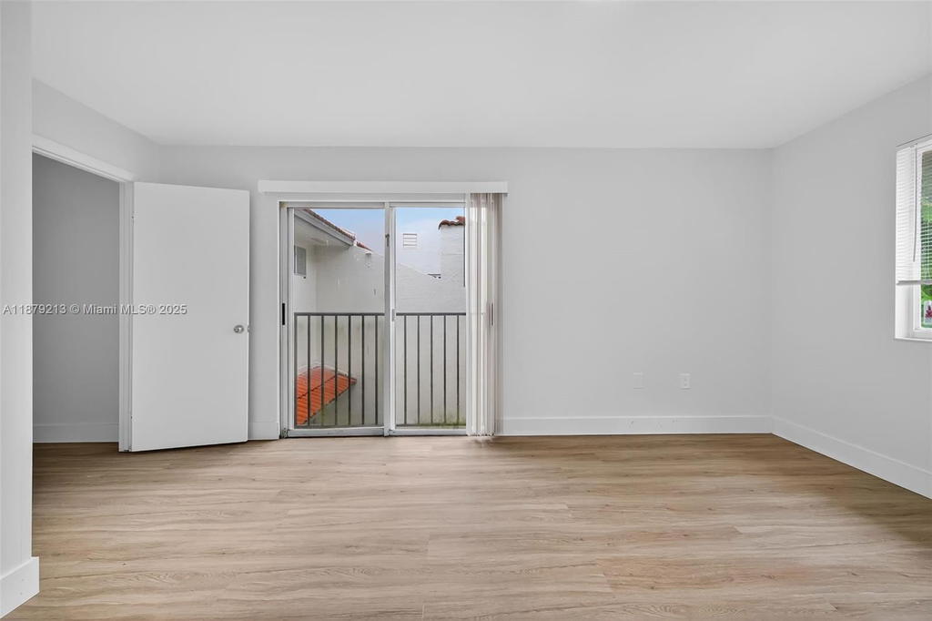 Real estate property located at 10275 46th St, Miami-dade, Townhomes Of Doral Place, Doral, FL