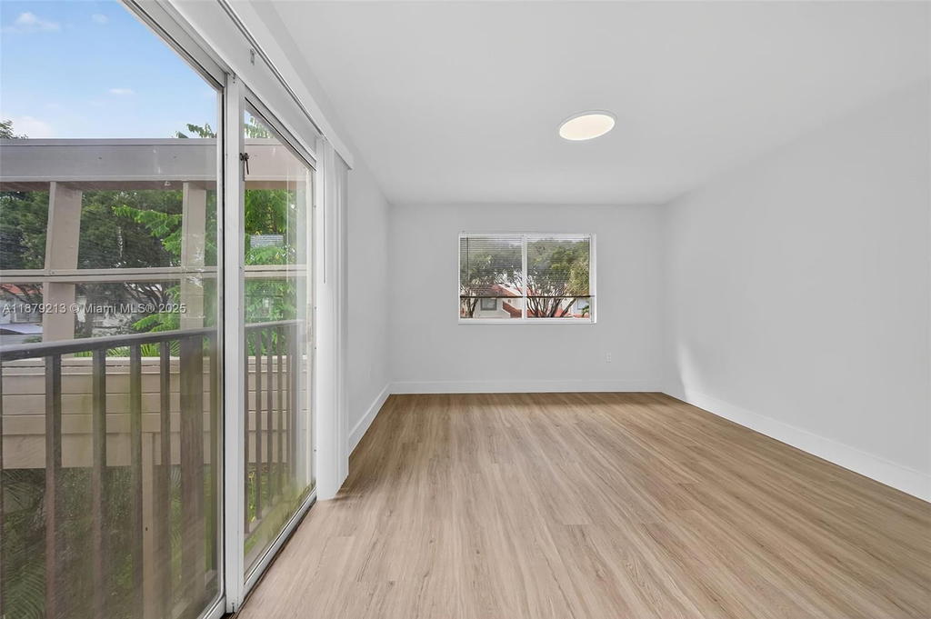 Real estate property located at 10275 46th St, Miami-dade, Townhomes Of Doral Place, Doral, FL