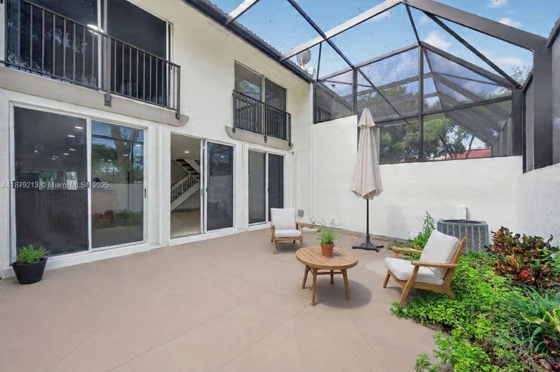 Real estate property located at 10275 46th St, Miami-dade, Townhomes Of Doral Place, Doral, FL