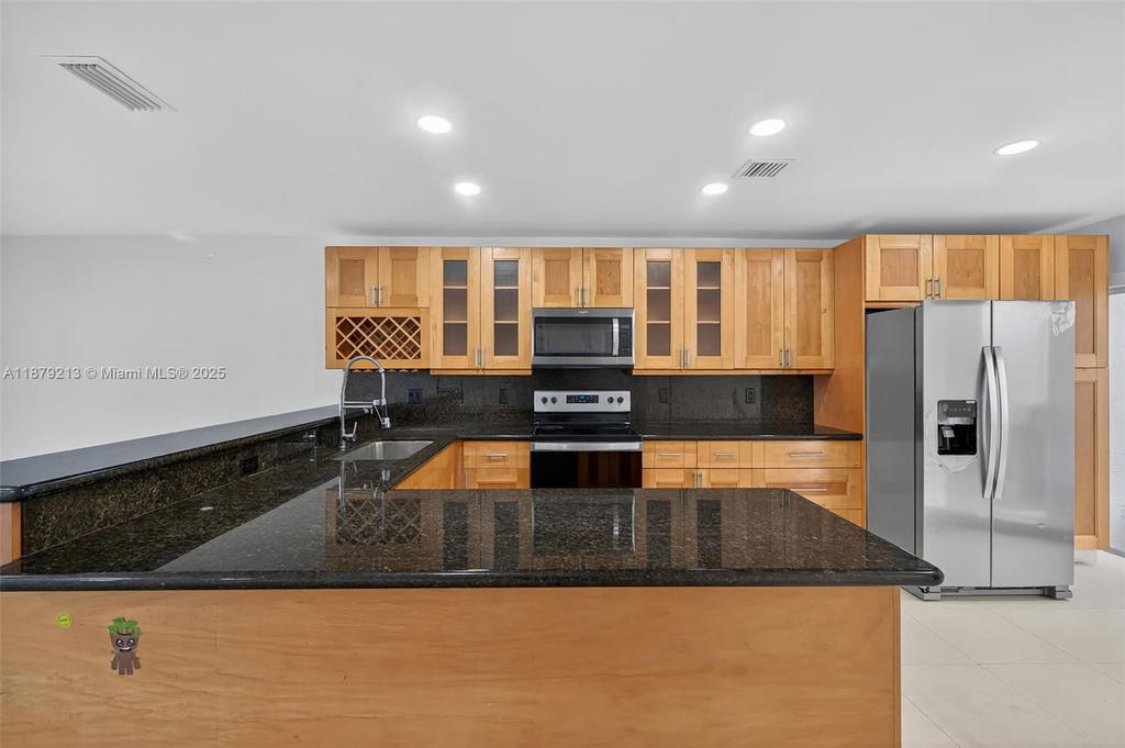 Real estate property located at 10275 46th St, Miami-dade, Townhomes Of Doral Place, Doral, FL