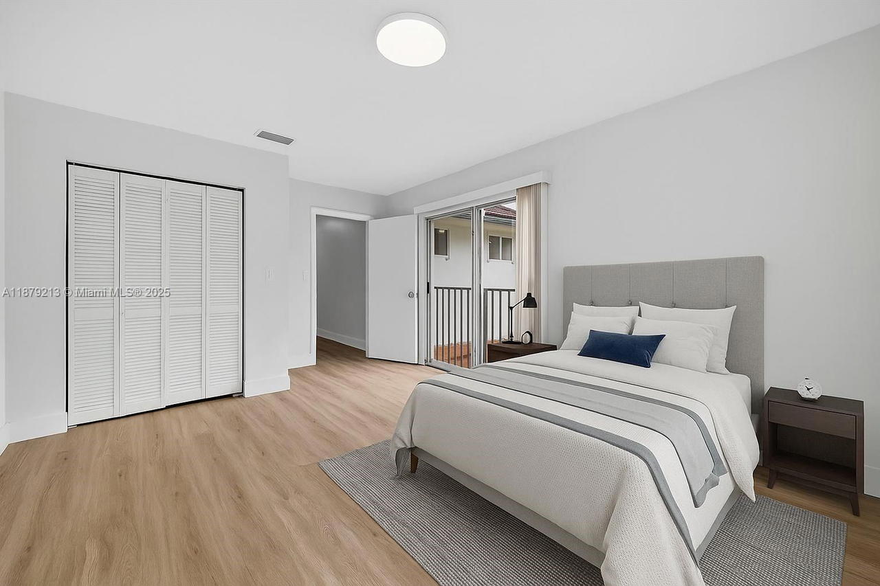 Real estate property located at 10275 46th St, Miami-dade, Townhomes Of Doral Place, Doral, FL
