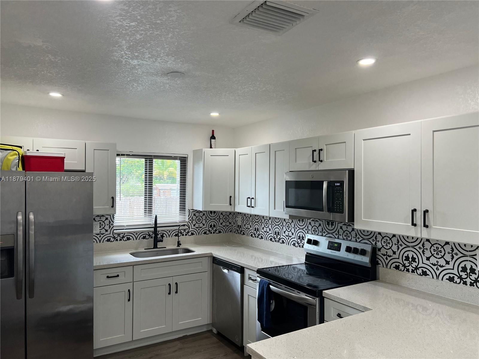 Real estate property located at 5724 18th St, Broward, West Carver Ranches Add N, West Park, FL