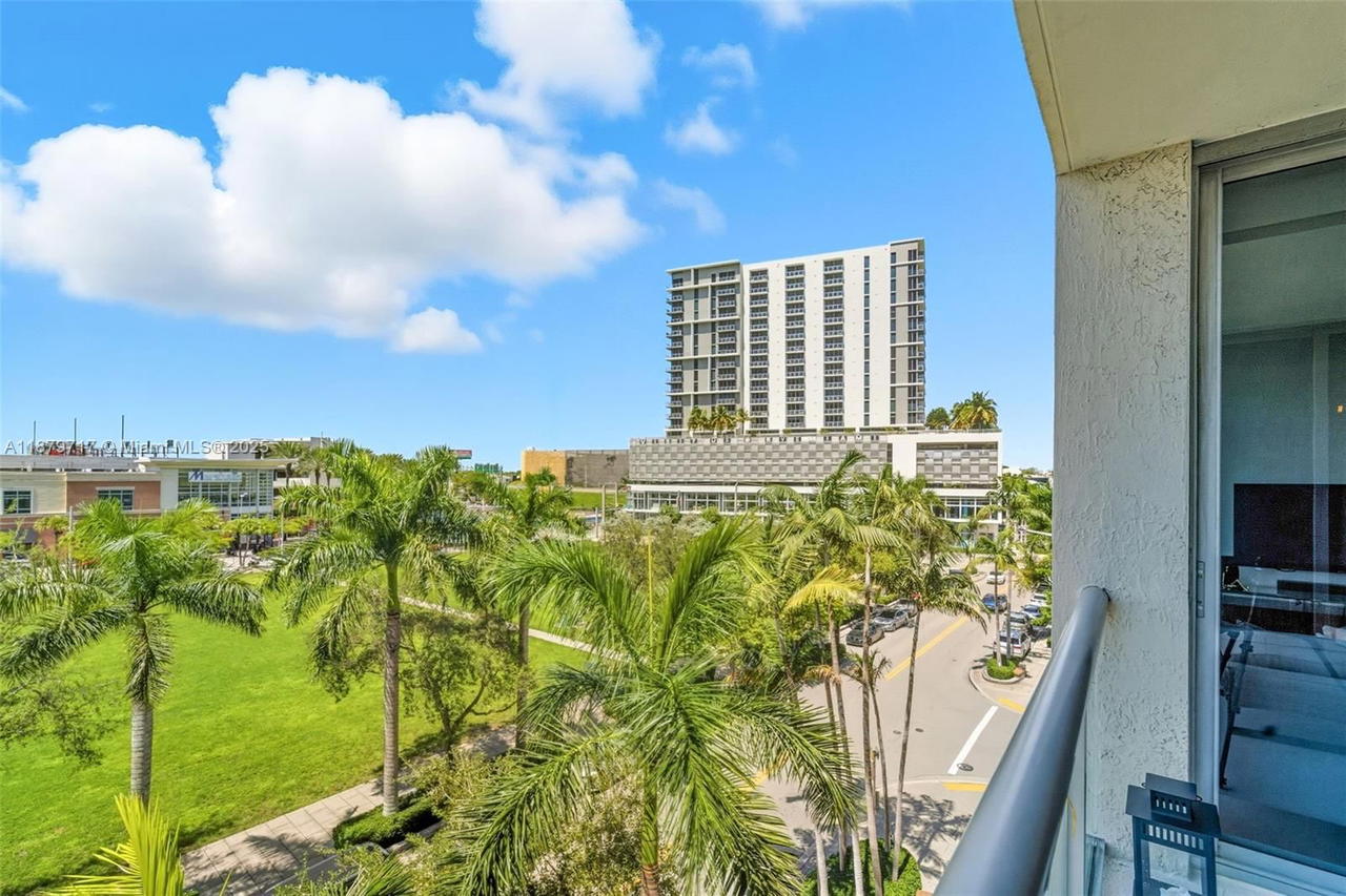 Real estate property located at 3451 1st Ave M0403, Miami-dade, Two Midtown Miami Condo, Miami, FL
