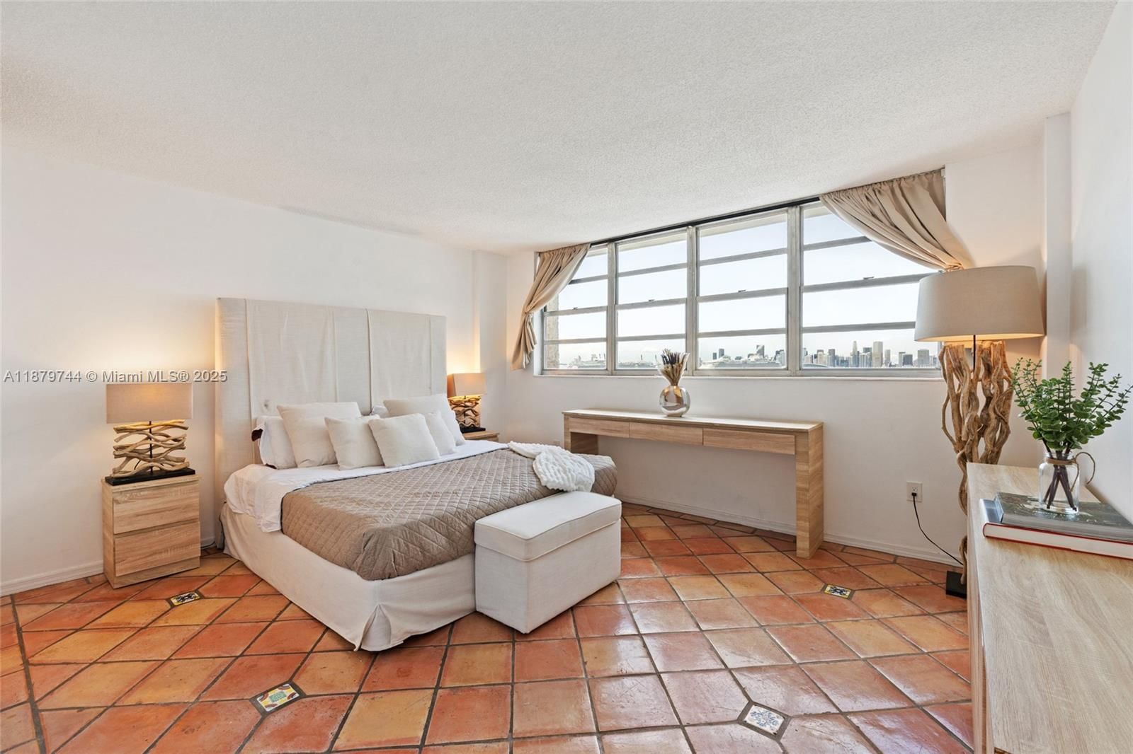 Real estate property located at 800 West Ave #831, Miami-dade, South Bay Club Condo, Miami Beach, FL