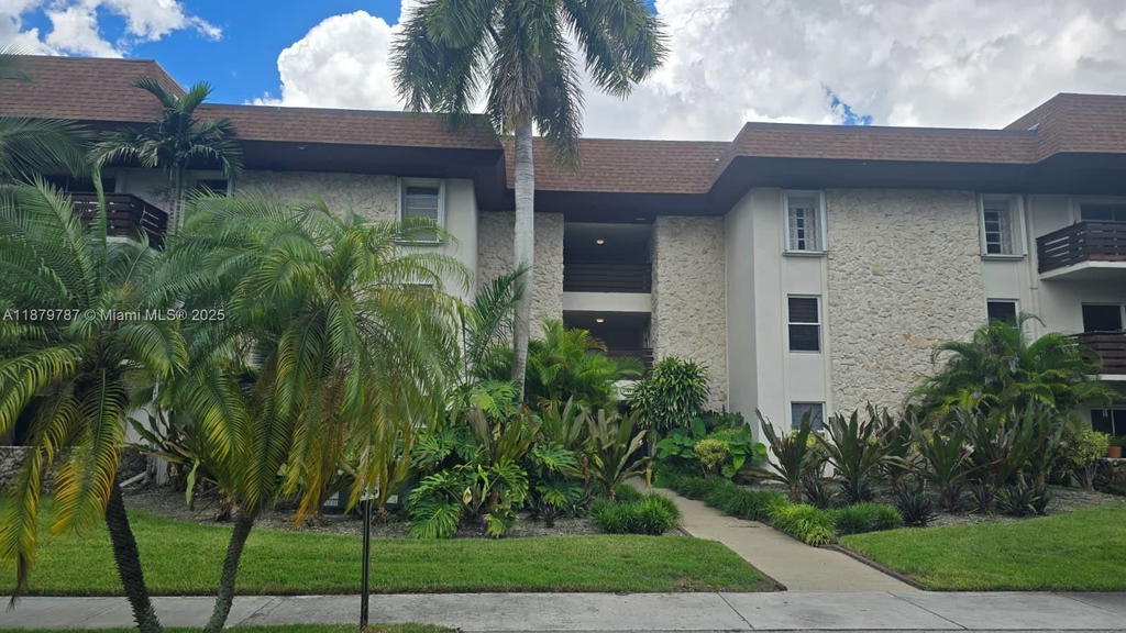 Real estate property located at 7477 82nd St C118, Miami-dade, Dadeland Capri Condo, Miami, FL