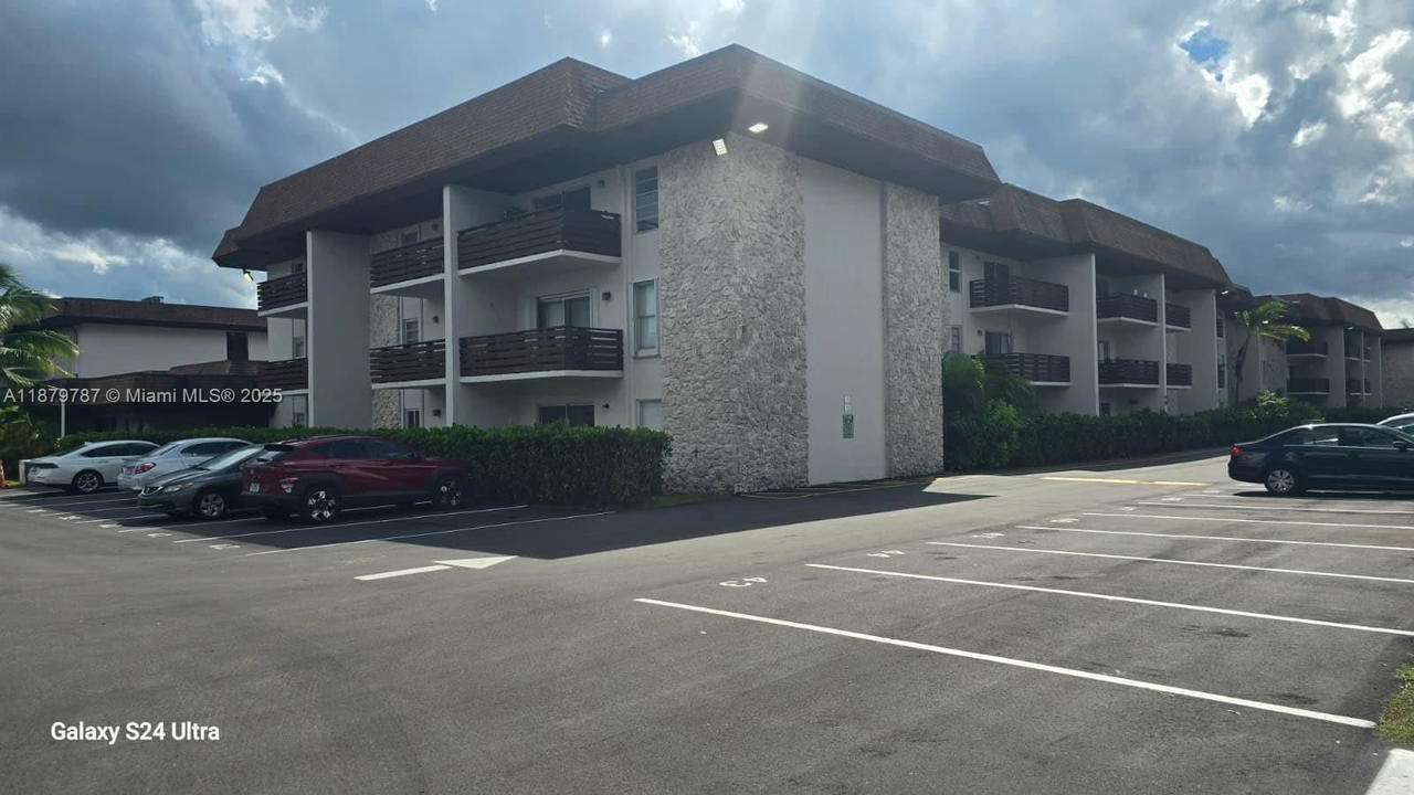 Real estate property located at 7477 82nd St C118, Miami-dade, Dadeland Capri Condo, Miami, FL