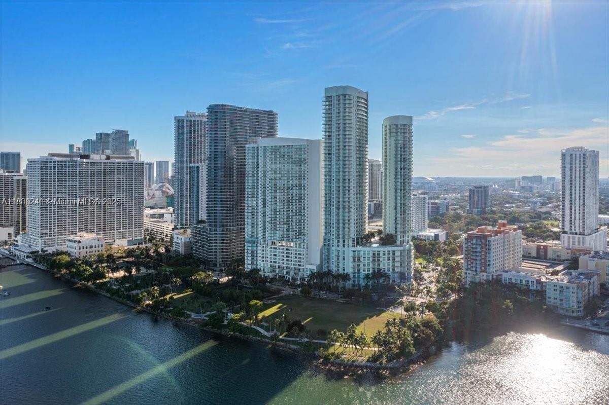 Real estate property located at 1900 Bayshore Dr #1509, Miami-dade, Quantum On The Bay Condo, Miami, FL