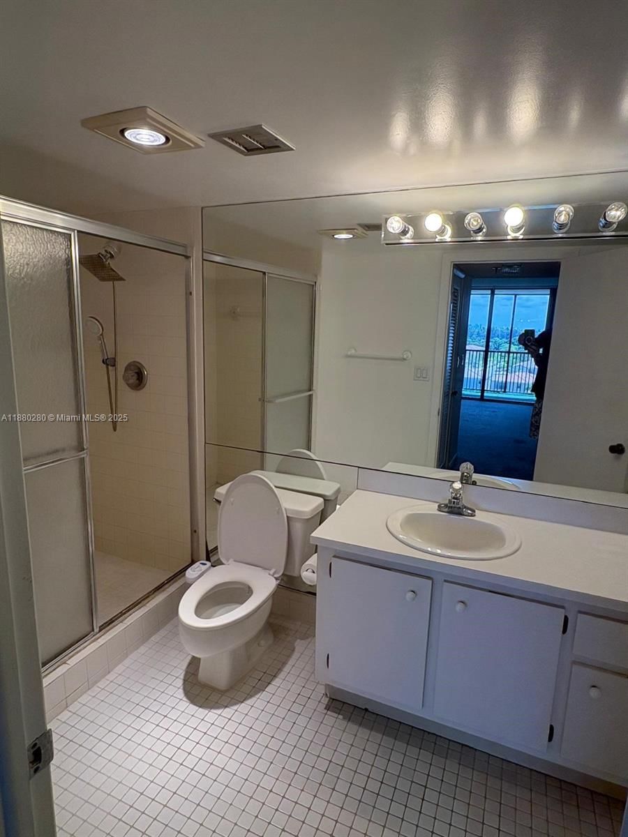 Real estate property located at 900 195th St #702, Miami-dade, Chantilly Condo, Miami, FL