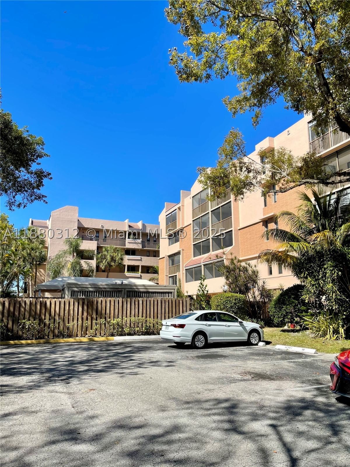 Real estate property located at 6800 Cypress Rd #408, Broward, Royal Palm At Plantation, Plantation, FL