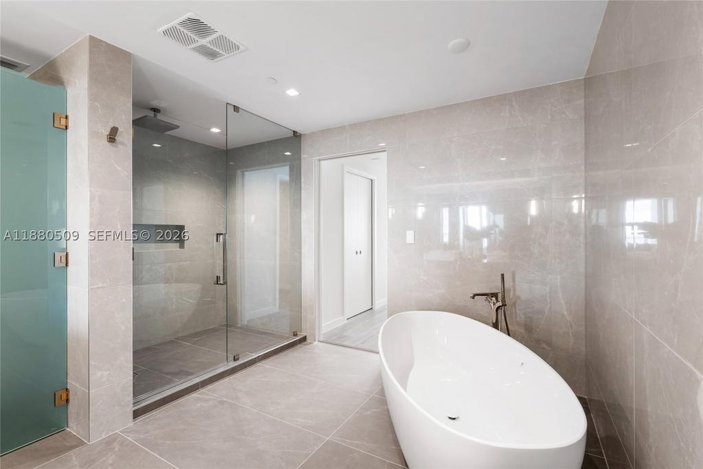 Real estate property located at 1116 Ocean Blvd #1404, Broward, Solemar Beach Condo, Pompano Beach, FL