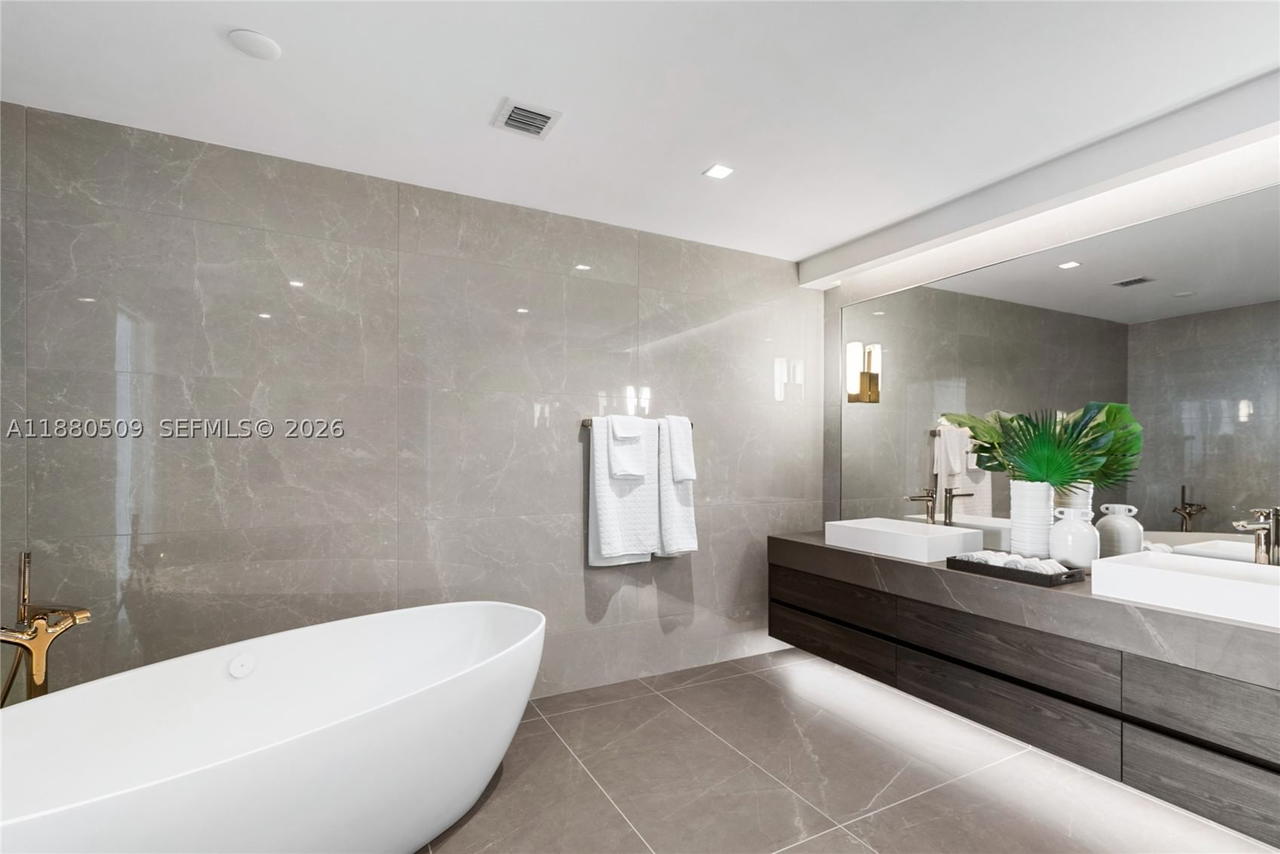 Real estate property located at 1116 Ocean Blvd #1404, Broward, Solemar Beach Condo, Pompano Beach, FL
