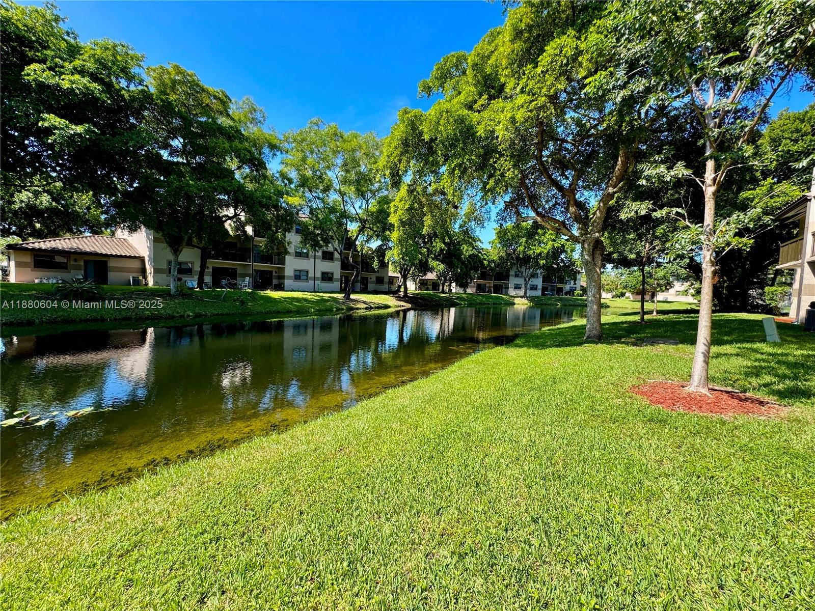Real estate property located at 9956 Nob Hill Pl #9956, Broward, Villas De Venezia Condo, Sunrise, FL