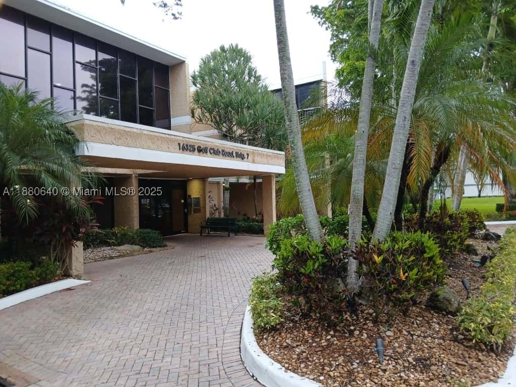 Real estate property located at 16325 Golf Club Rd #102, Broward, Bldg 7 Of Country Club Ap, Weston, FL
