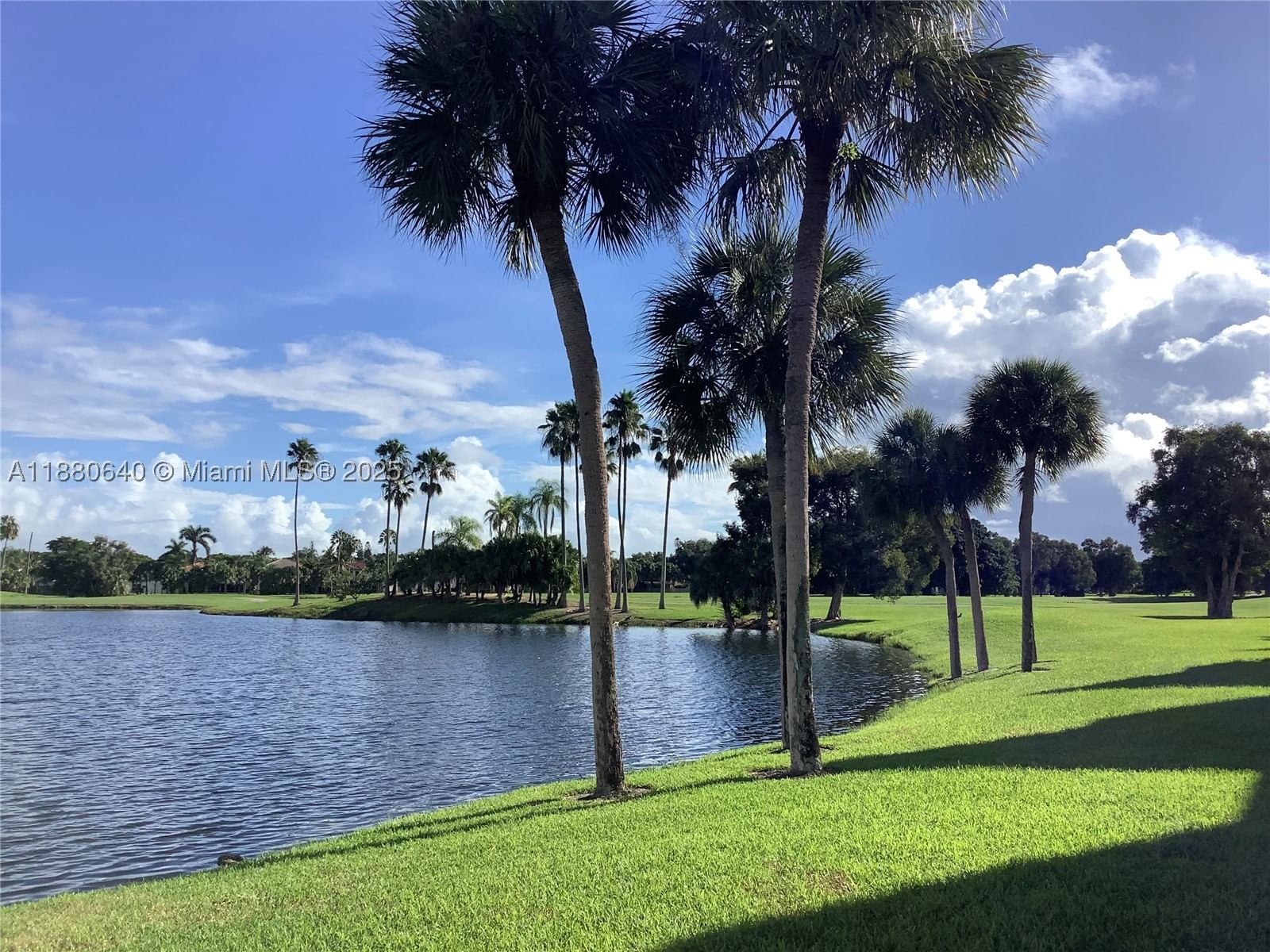 Real estate property located at 16325 Golf Club Rd #102, Broward, Bldg 7 Of Country Club Ap, Weston, FL