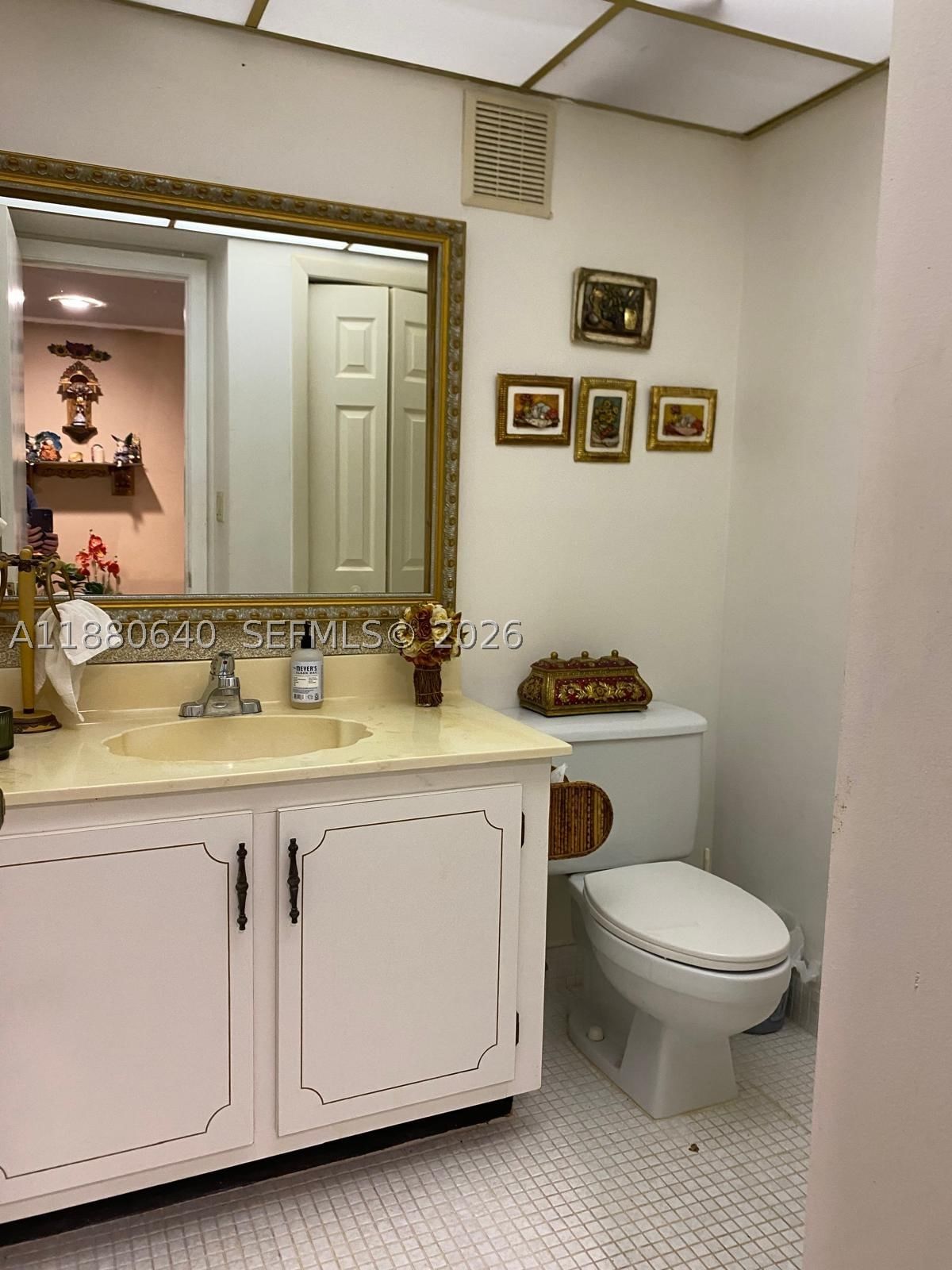Real estate property located at 16325 Golf Club Rd #102, Broward, Bldg 7 Of Country Club Ap, Weston, FL