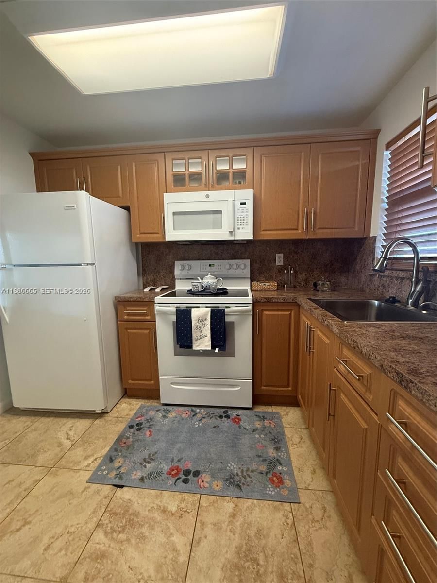 Real estate property located at 8345 Sunrise Lakes Blvd #309, Broward, Sunrise Lakes 42 Condo, Sunrise, FL