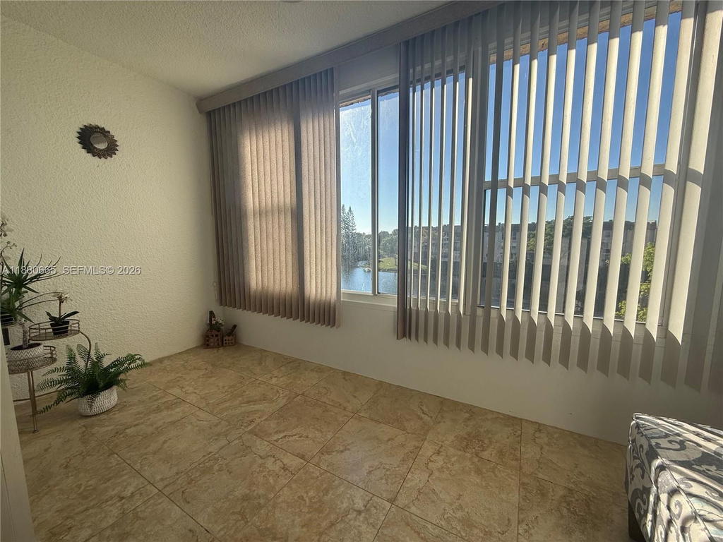 Real estate property located at 8345 Sunrise Lakes Blvd #309, Broward, Sunrise Lakes 42 Condo, Sunrise, FL
