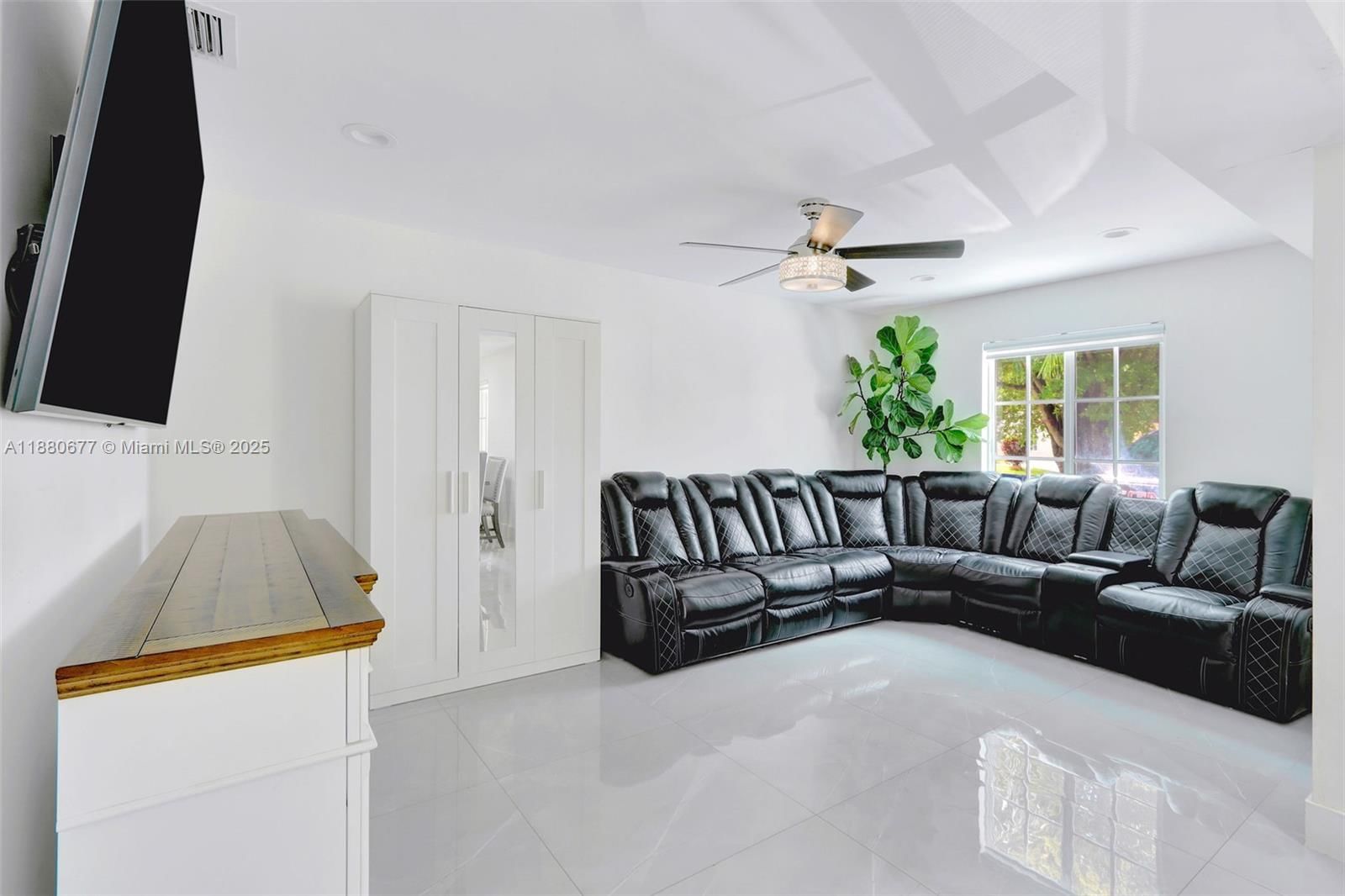 Real estate property located at 14537 127th Ct, Miami-dade, Deerwood Part Iv, Miami, FL