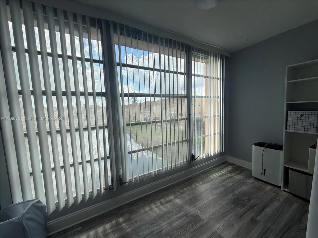 Real estate property located at 9001 Sunrise Lakes Blvd #308, Broward, Sunrise Lakes 88 Condo, Sunrise, FL