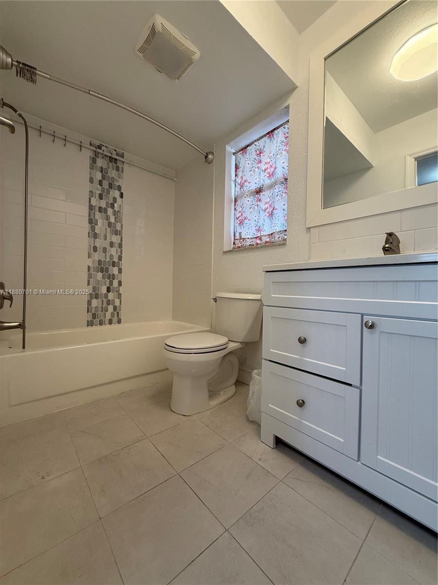 Real estate property located at 9001 Sunrise Lakes Blvd #308, Broward, Sunrise Lakes 88 Condo, Sunrise, FL