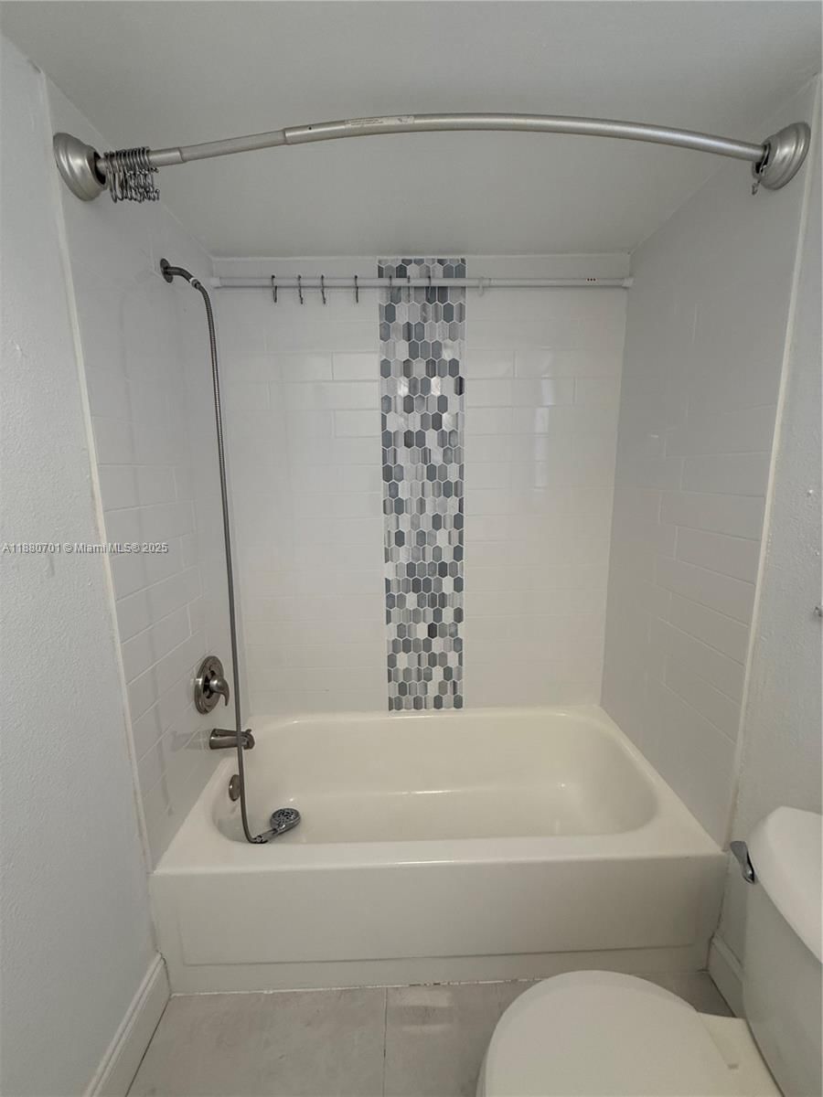 Real estate property located at 9001 Sunrise Lakes Blvd #308, Broward, Sunrise Lakes 88 Condo, Sunrise, FL