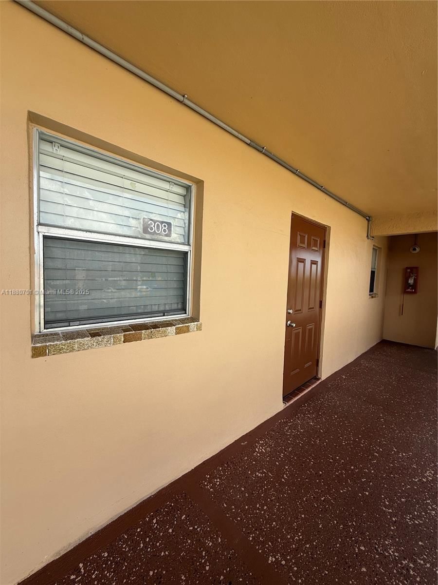 Real estate property located at 9001 Sunrise Lakes Blvd #308, Broward, Sunrise Lakes 88 Condo, Sunrise, FL