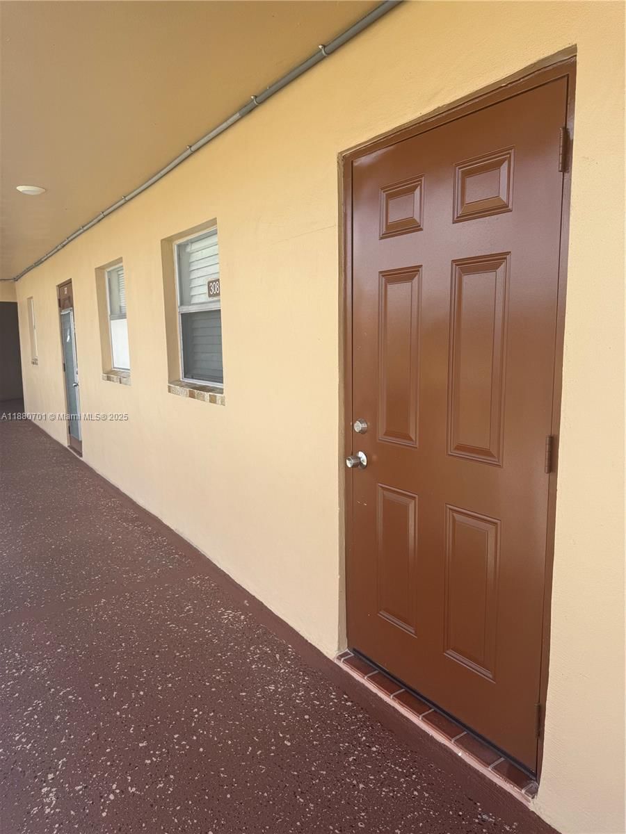 Real estate property located at 9001 Sunrise Lakes Blvd #308, Broward, Sunrise Lakes 88 Condo, Sunrise, FL