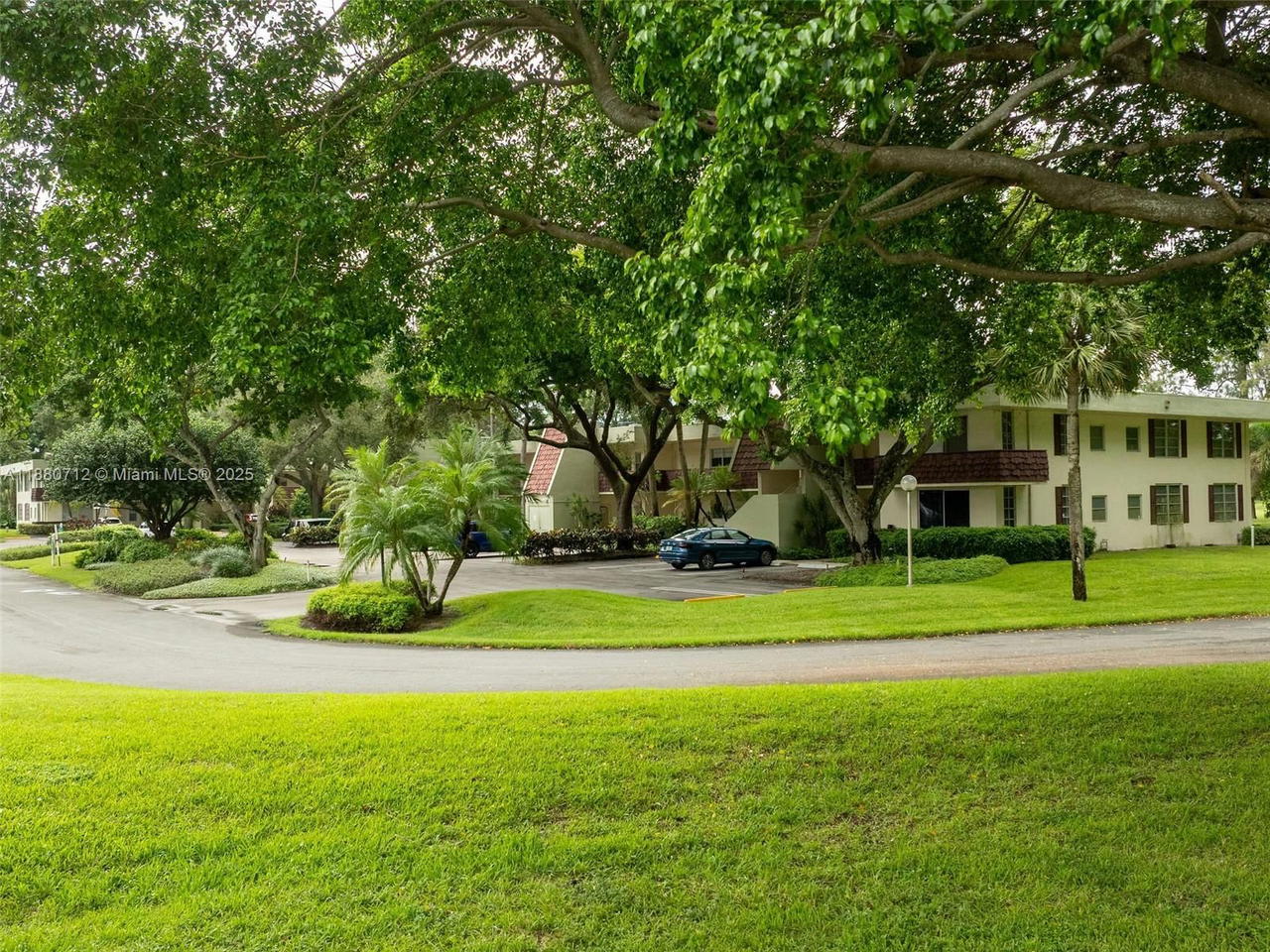 Real estate property located at 3201 Course Ln #209, Broward, Palm Aire, Pompano Beach, FL