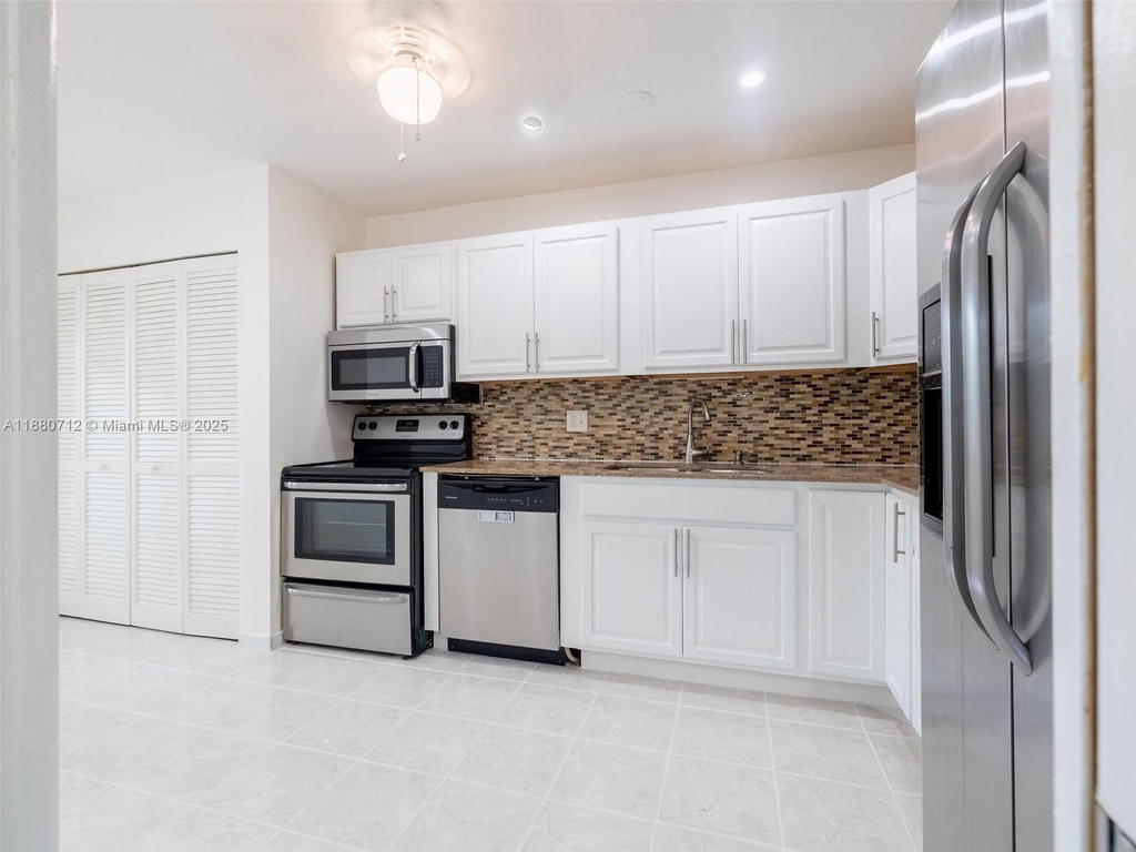 Real estate property located at 3201 Course Ln #209, Broward, Palm Aire, Pompano Beach, FL