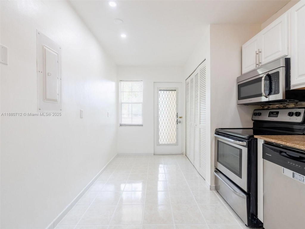 Real estate property located at 3201 Course Ln #209, Broward, Palm Aire, Pompano Beach, FL