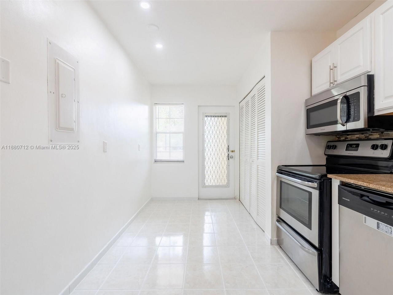 Real estate property located at 3201 Course Ln #209, Broward, Palm Aire, Pompano Beach, FL
