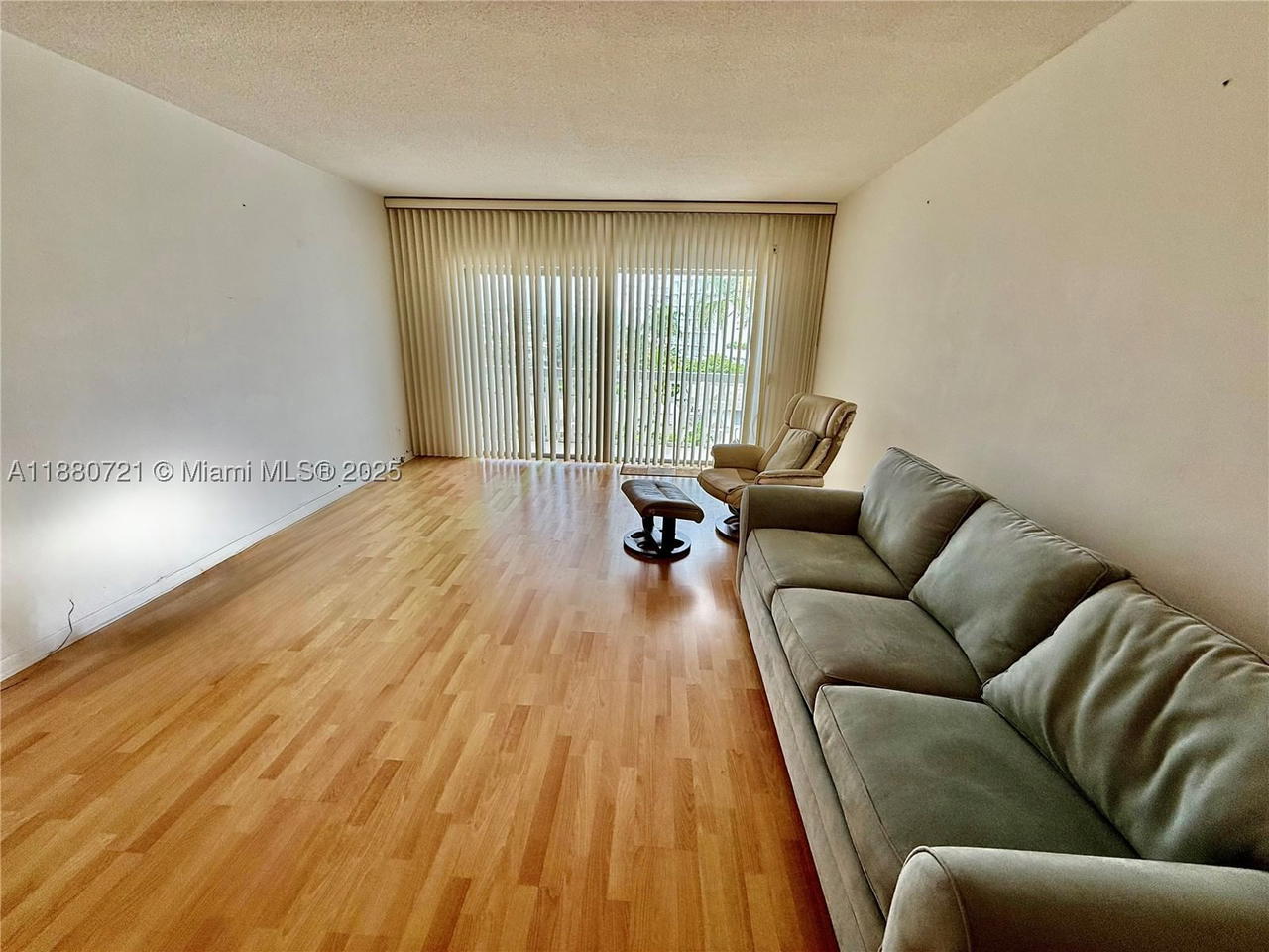 Real estate property located at 9700 Bay Harbor Dr #406, Miami-dade, Summit Condo, Bay Harbor Islands, FL