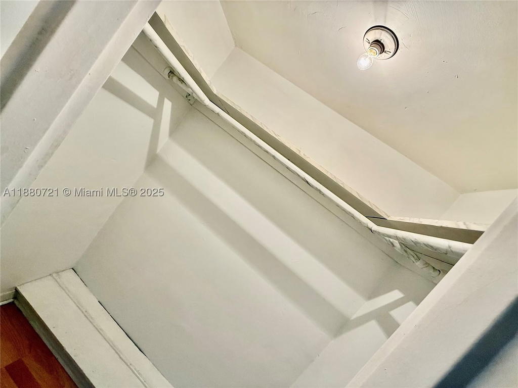 Real estate property located at 9700 Bay Harbor Dr #406, Miami-dade, Summit Condo, Bay Harbor Islands, FL