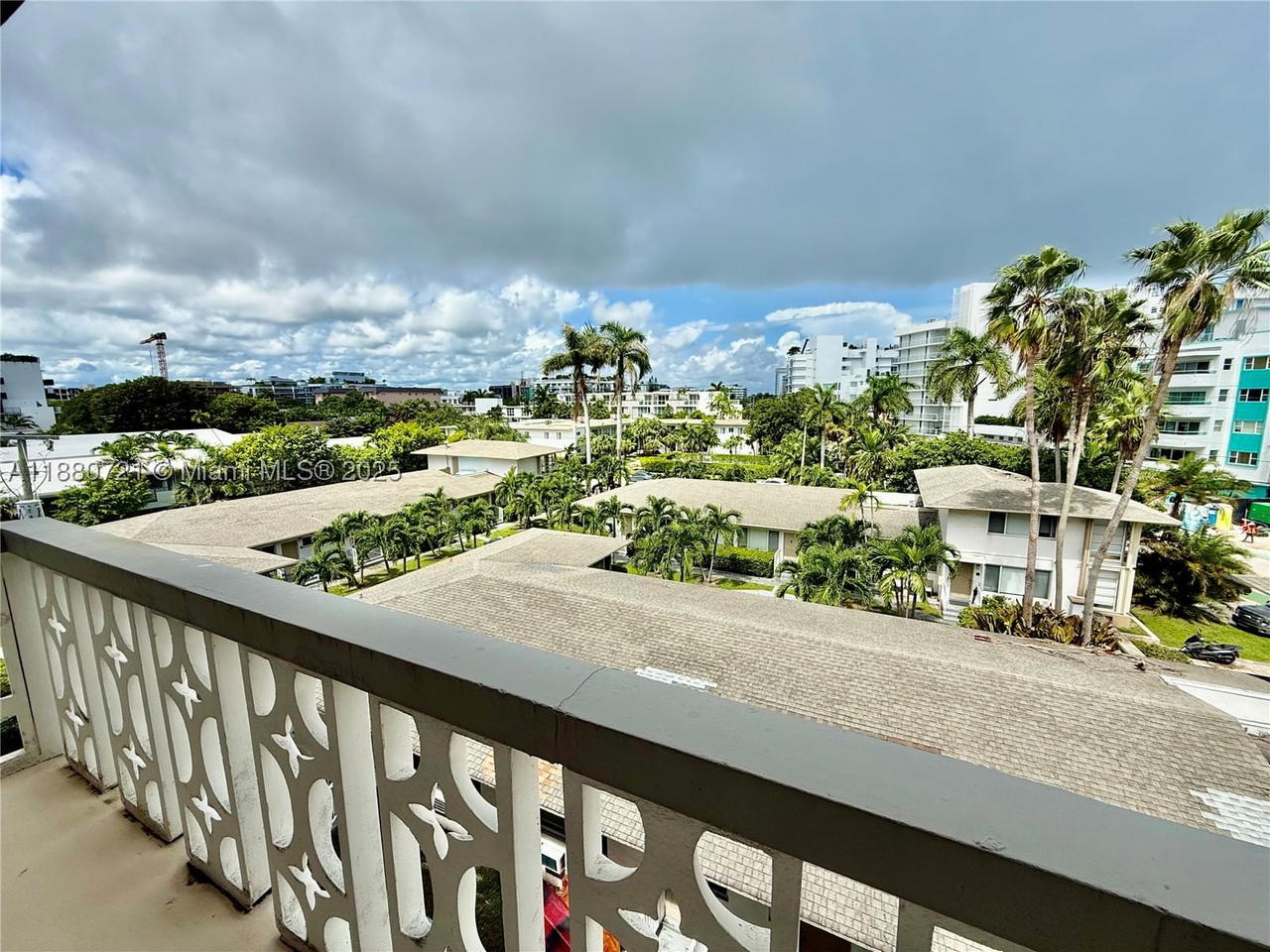 Real estate property located at 9700 Bay Harbor Dr #406, Miami-dade, Summit Condo, Bay Harbor Islands, FL