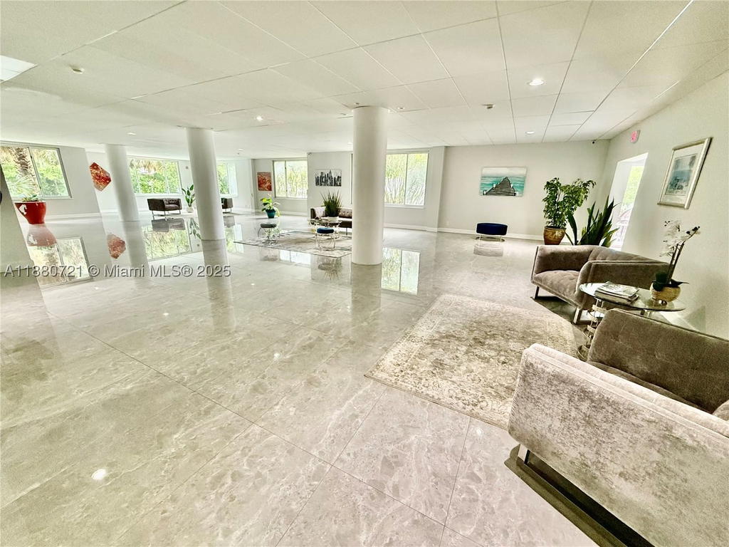 Real estate property located at 9700 Bay Harbor Dr #406, Miami-dade, Summit Condo, Bay Harbor Islands, FL