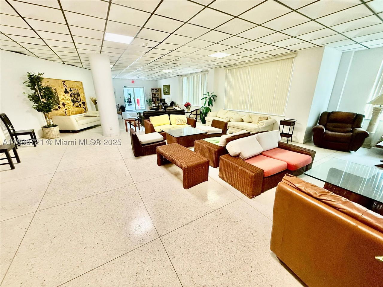 Real estate property located at 9700 Bay Harbor Dr #406, Miami-dade, Summit Condo, Bay Harbor Islands, FL