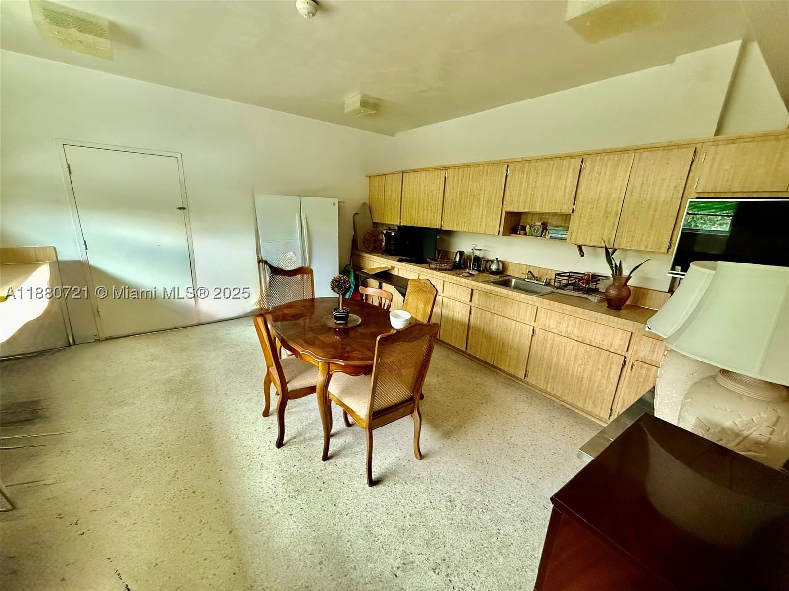 Real estate property located at 9700 Bay Harbor Dr #406, Miami-dade, Summit Condo, Bay Harbor Islands, FL