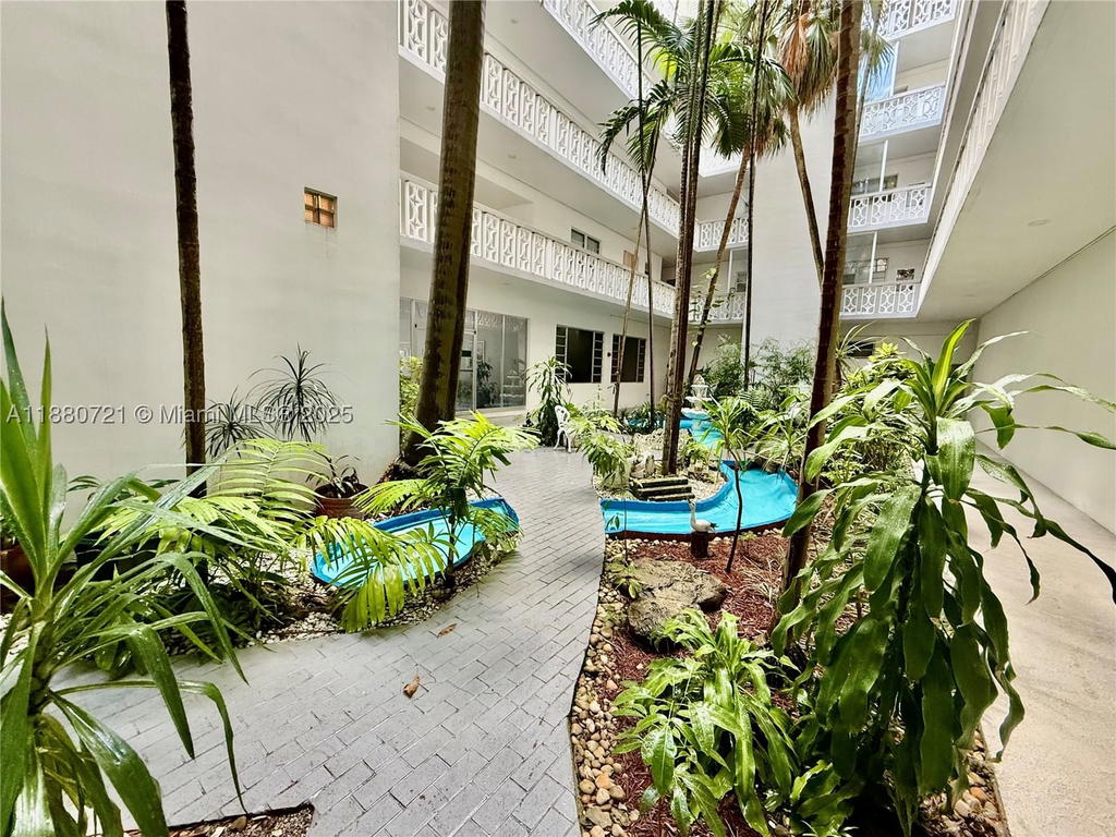 Real estate property located at 9700 Bay Harbor Dr #406, Miami-dade, Summit Condo, Bay Harbor Islands, FL
