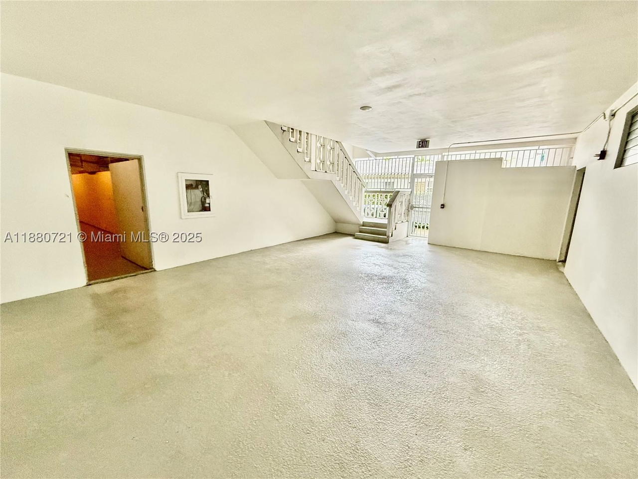 Real estate property located at 9700 Bay Harbor Dr #406, Miami-dade, Summit Condo, Bay Harbor Islands, FL