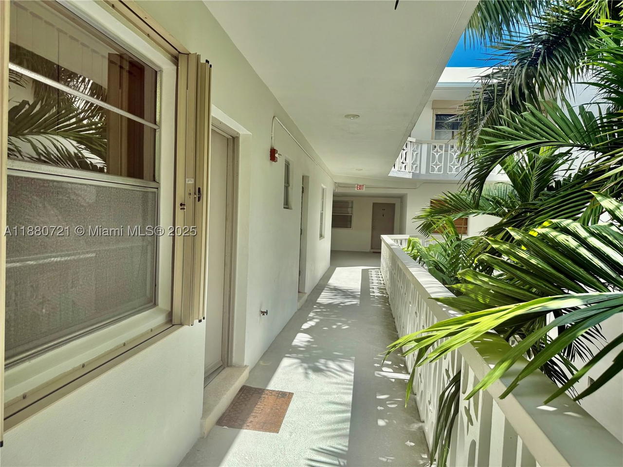 Real estate property located at 9700 Bay Harbor Dr #406, Miami-dade, Summit Condo, Bay Harbor Islands, FL