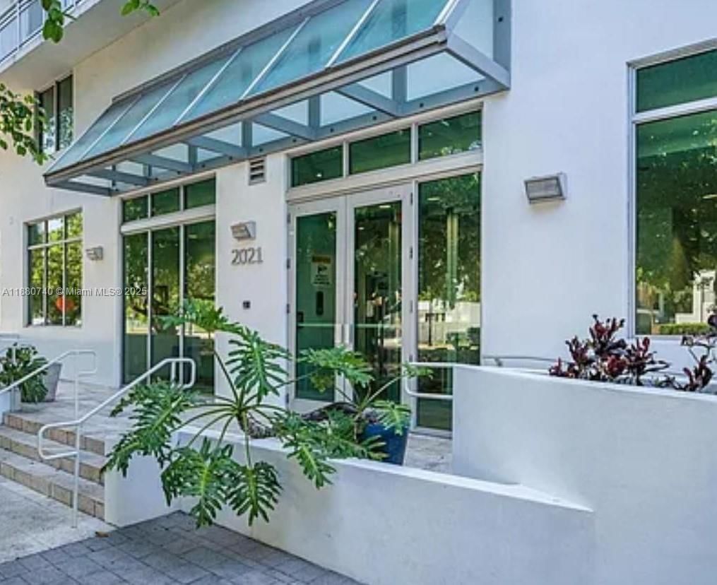 Real estate property located at 2021 3rd Ave #903, Miami-dade, Roads At 21st Condo, Miami, FL