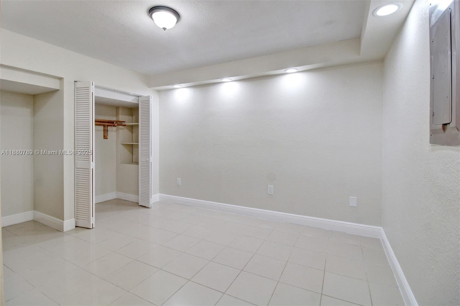 Real estate property located at 9713 Costa Del Sol Blvd G-99, Miami-dade, Costa Del Sol Condo D, Doral, FL